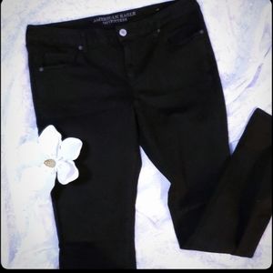 American Eagle Skinny super stretch black jean